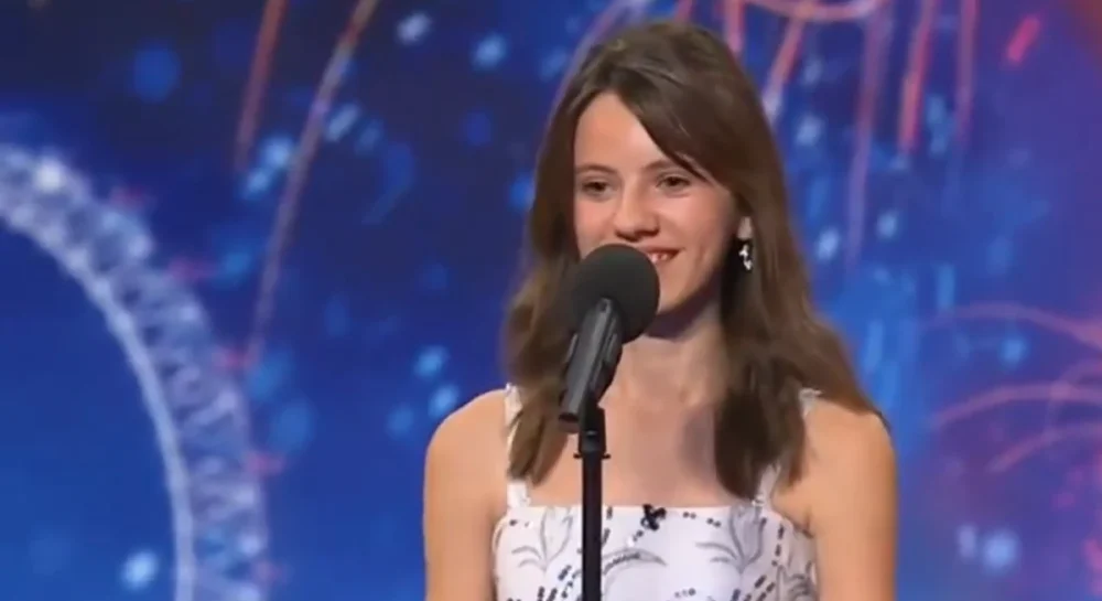 😱🌟 The Judges Saw a Shy 12-Year-Old—Then Faryl Smith Sang “Ave Maria” and Everything Changed