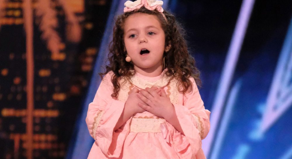 💖✨This 5-Year-Old Girl Revived a Frank Sinatra Classic Like Nobody Saw Coming