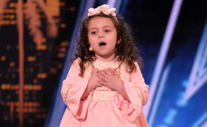 💖✨This 5-Year-Old Girl Revived a Frank Sinatra Classic Like Nobody Saw Coming